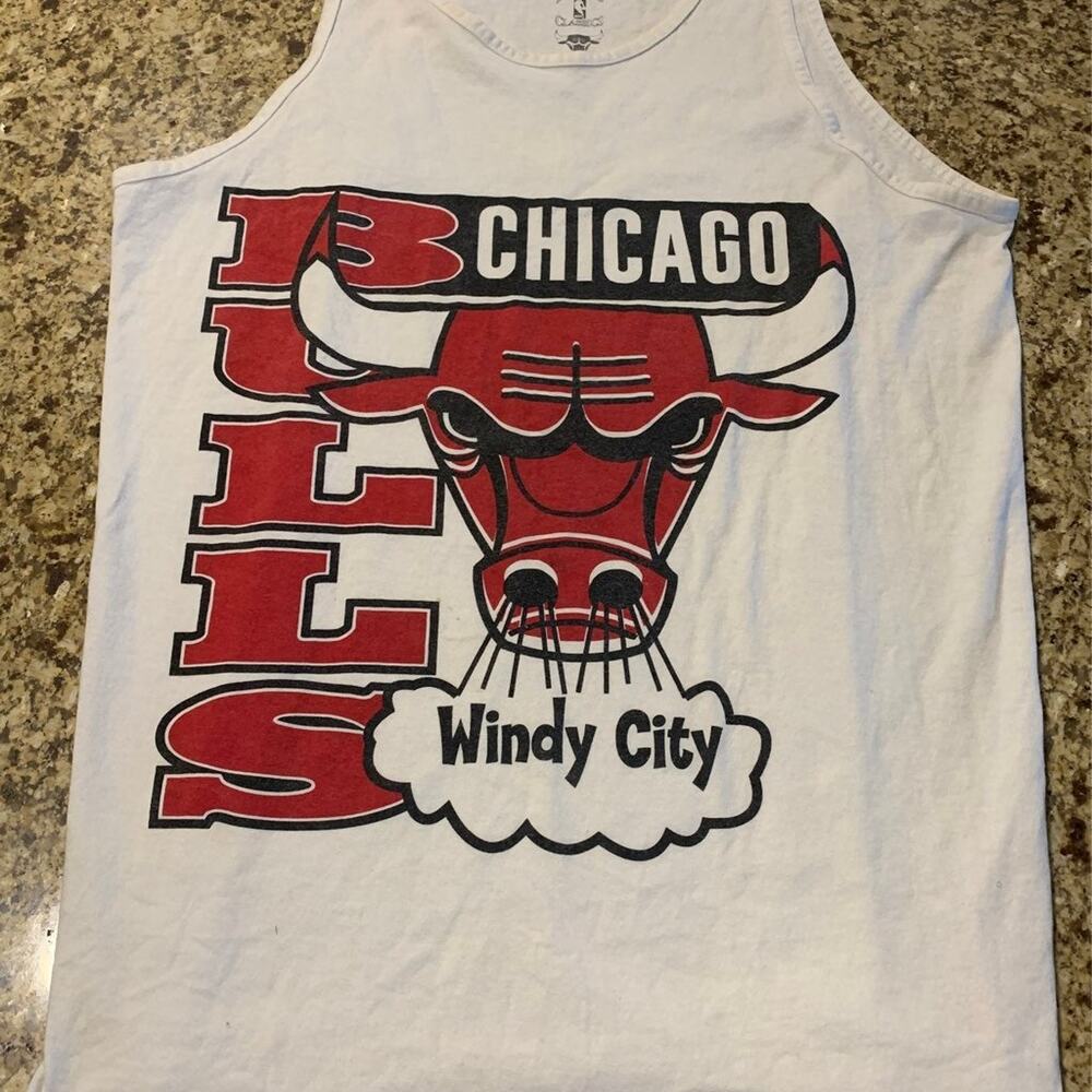 Chicago Bulls Tank Top Mens M Windy City We Love Fine Hardwood Classics Distress